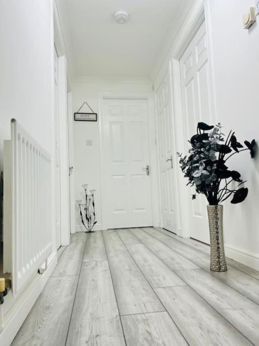 Superb 2 Bedroom Apartment With Free Parking Edimburgo Exterior foto